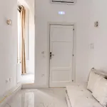 Palazzetto Santa Lucia نابولي