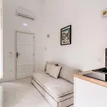 بيت ضيافة Palazzetto Santa Lucia نابولي