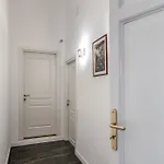 Palazzetto Santa Lucia بيت ضيافة نابولي