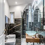 Palazzetto Santa Lucia 4* نابولي