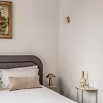 Palazzetto Santa Lucia بيت ضيافة نابولي
